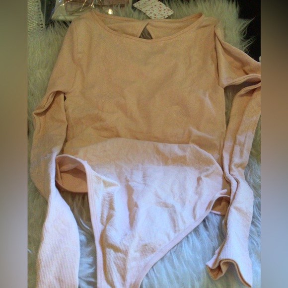 NEW! Free People take a Shelfie bodysuit in blush - Picture 2 of 7